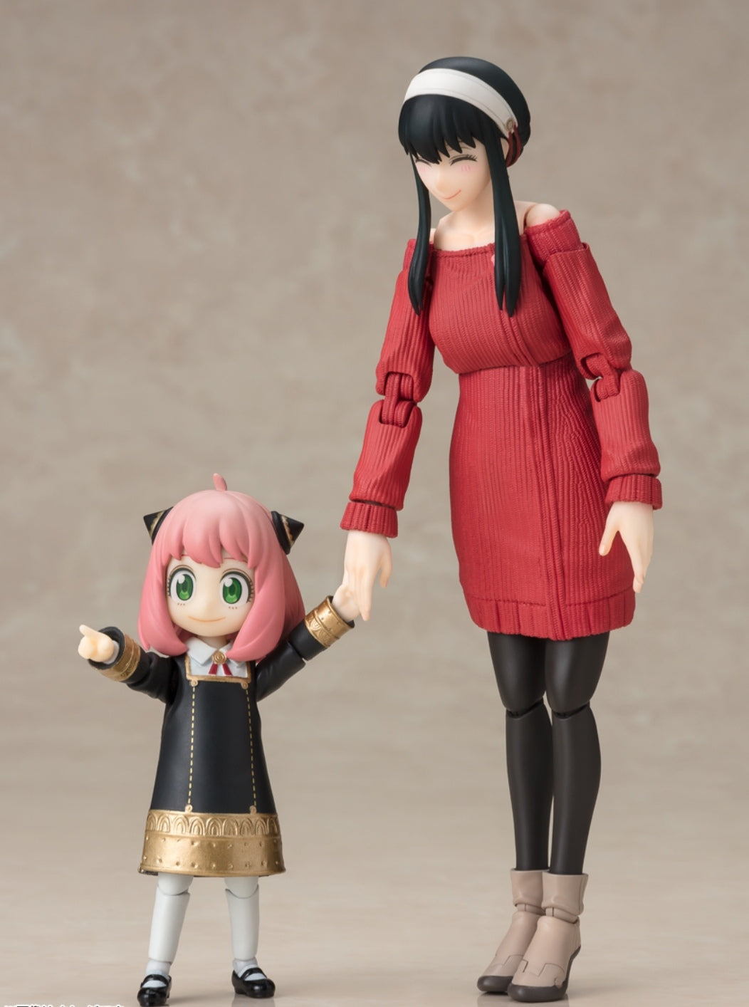 SH Figuarts Yor Forger - Madre de la familia Forger -