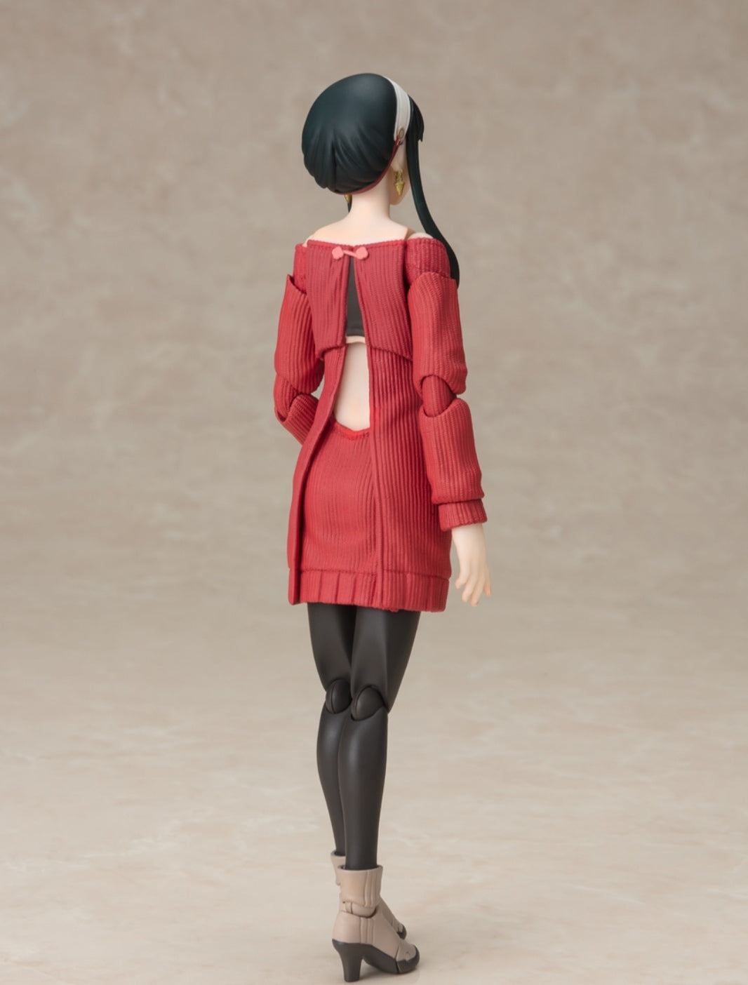 S.H. Figuarts Yor Forger - Mother of the Forger family -