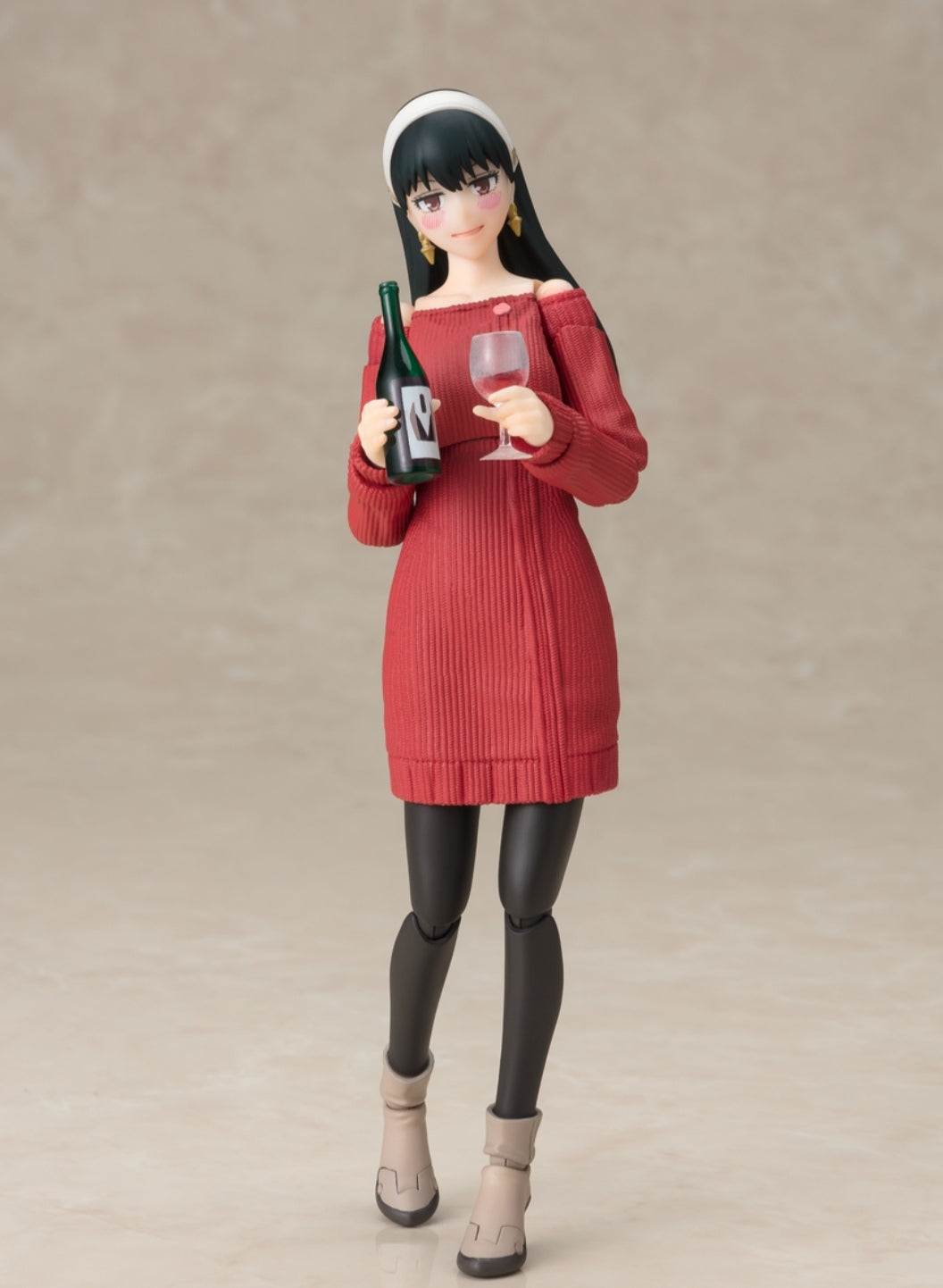 S.H. Figuarts Yor Forger - Mother of the Forger family -