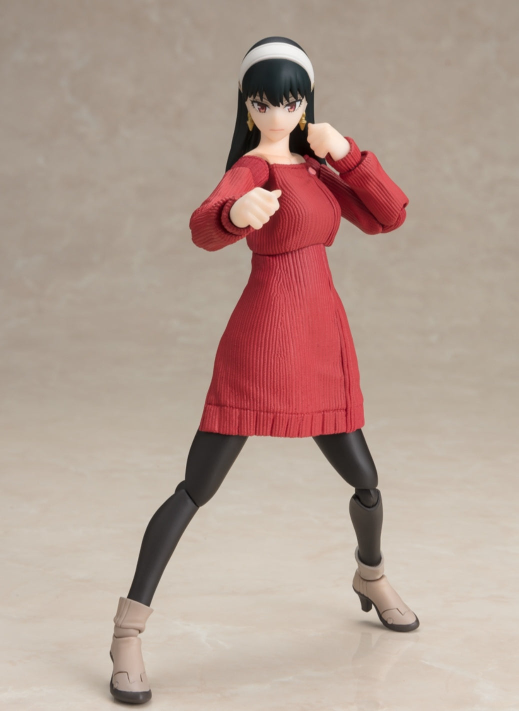 S.H. Figuarts Yor Forger - Mother of the Forger family -