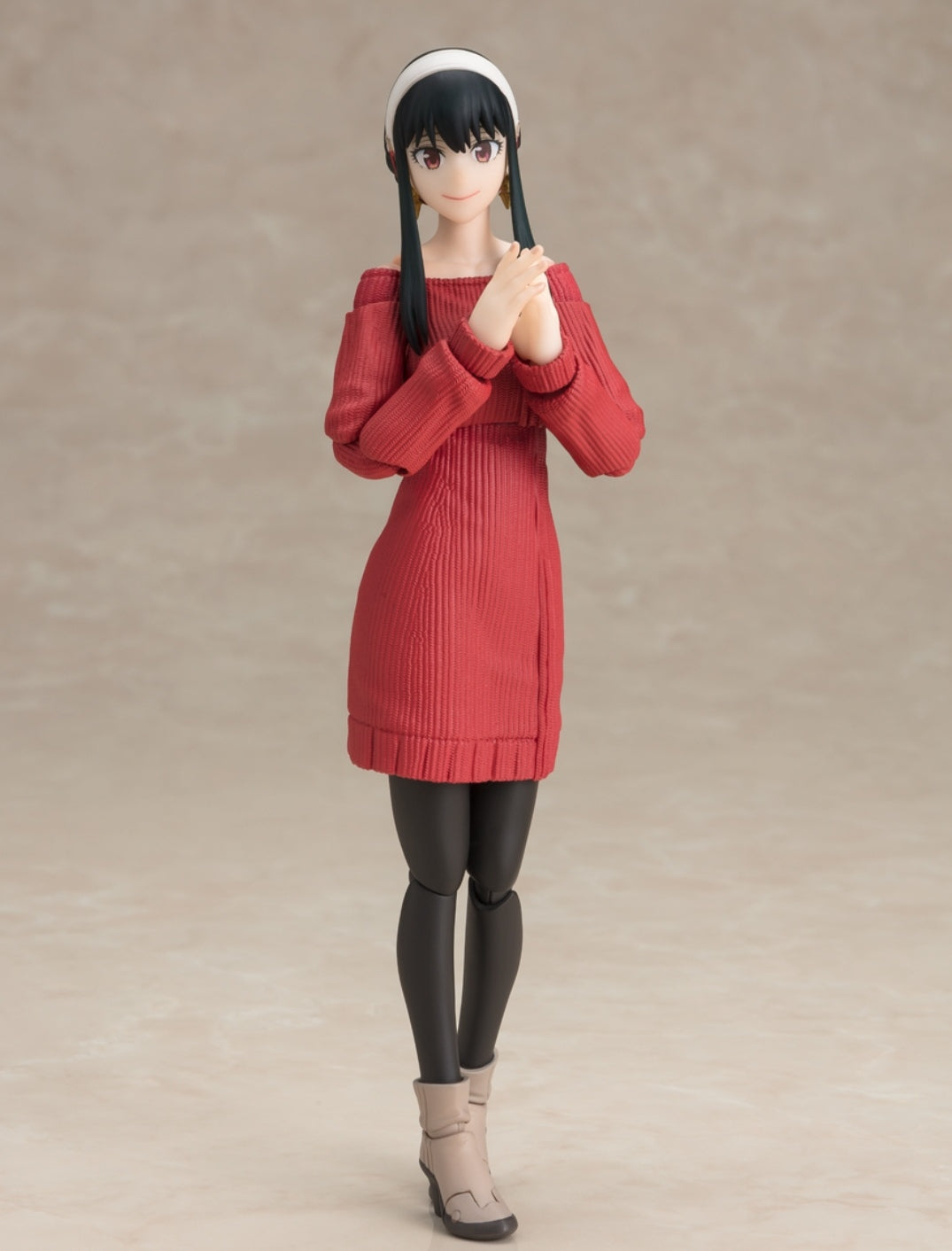 S.H. Figuarts Yor Forger - Mother of the Forger family -