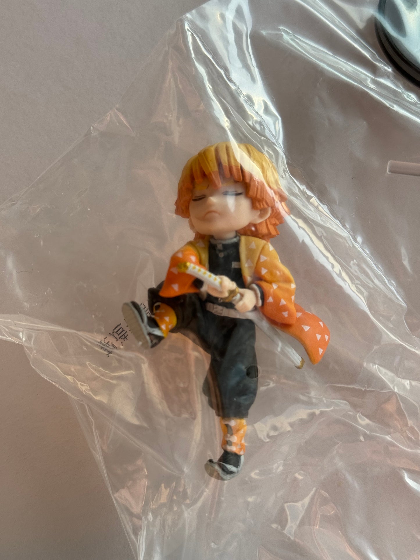 Kimetsu no Yaiba. Demon Slayer. Akatsuma Zenitsu. World Collectible Figure WCF. Vol. 3. Ships from Mexico.