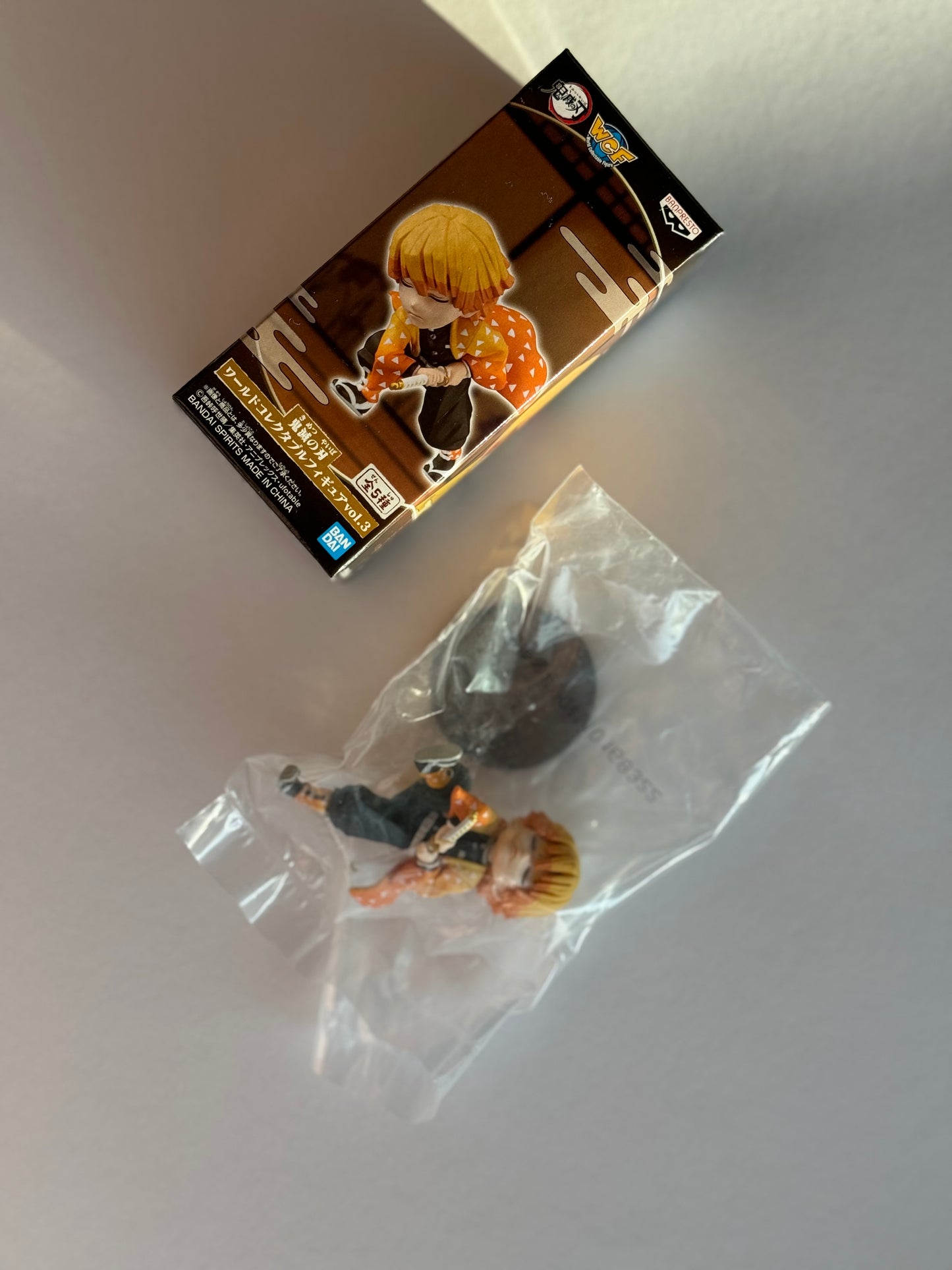 Kimetsu no Yaiba. Demon Slayer. Akatsuma Zenitsu. World Collectible Figure WCF. Vol. 3. Ships from Mexico.