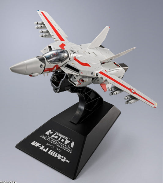 DX Chogokin
VF-1J Valkyrie (Hikaru Ichijo's Unit) -STORE LIMITED EDITION-